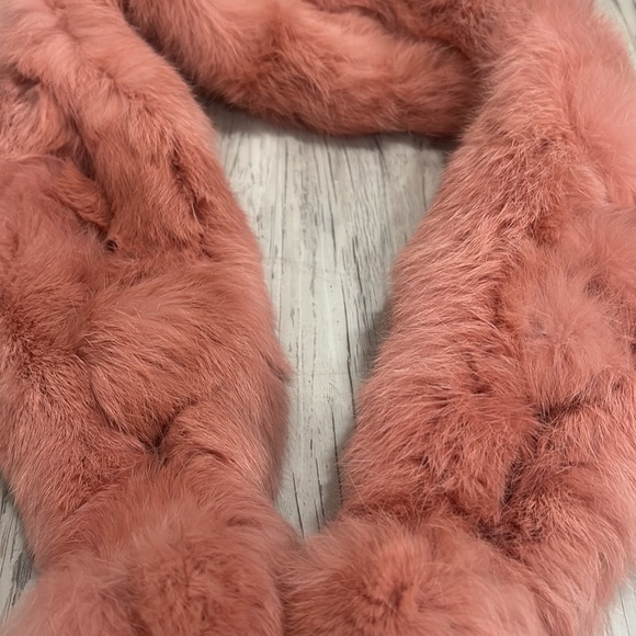 surell   Rabbit Ball Scarf - Picture 3 of 5